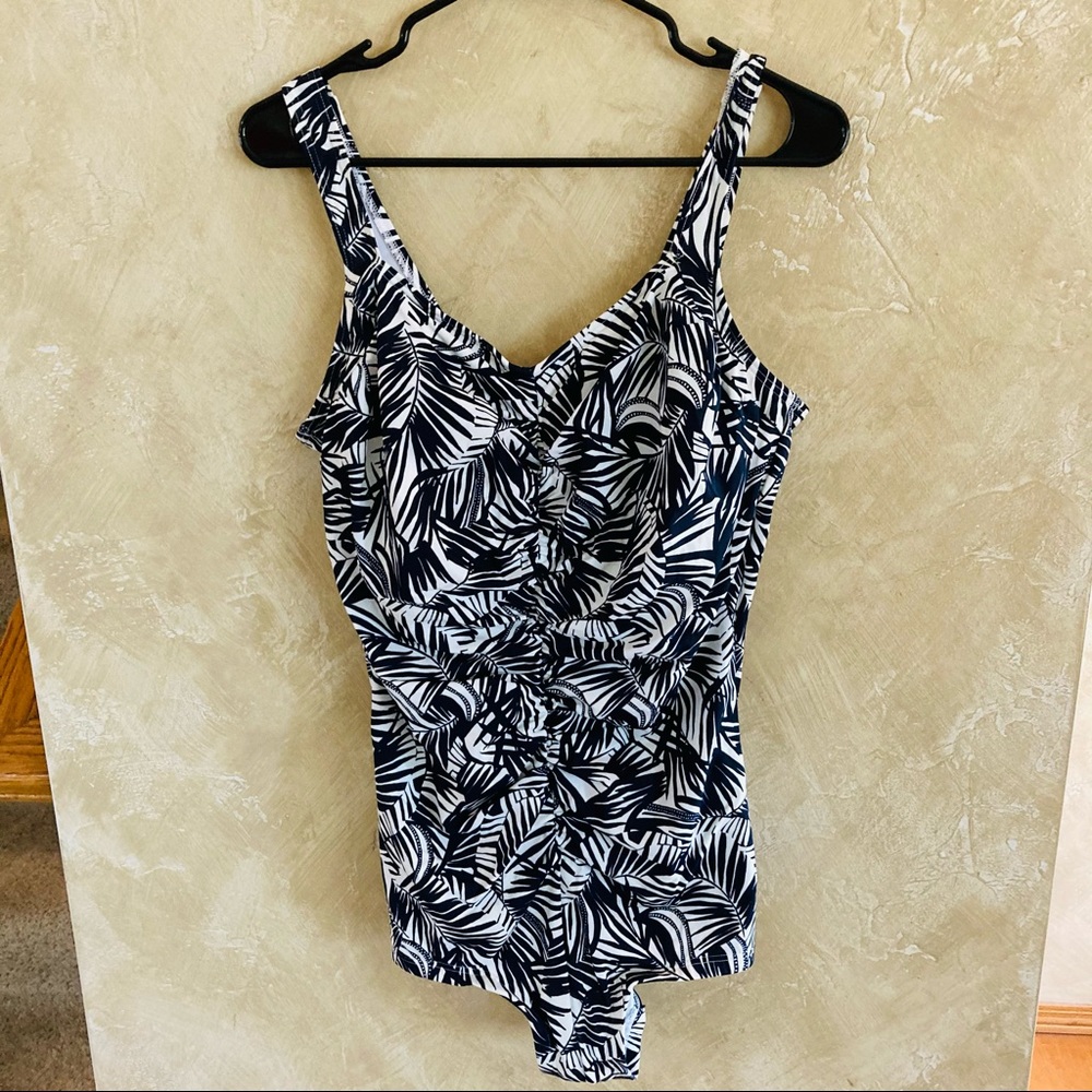 Gabar Black & White One-piece Swimsuit 20W